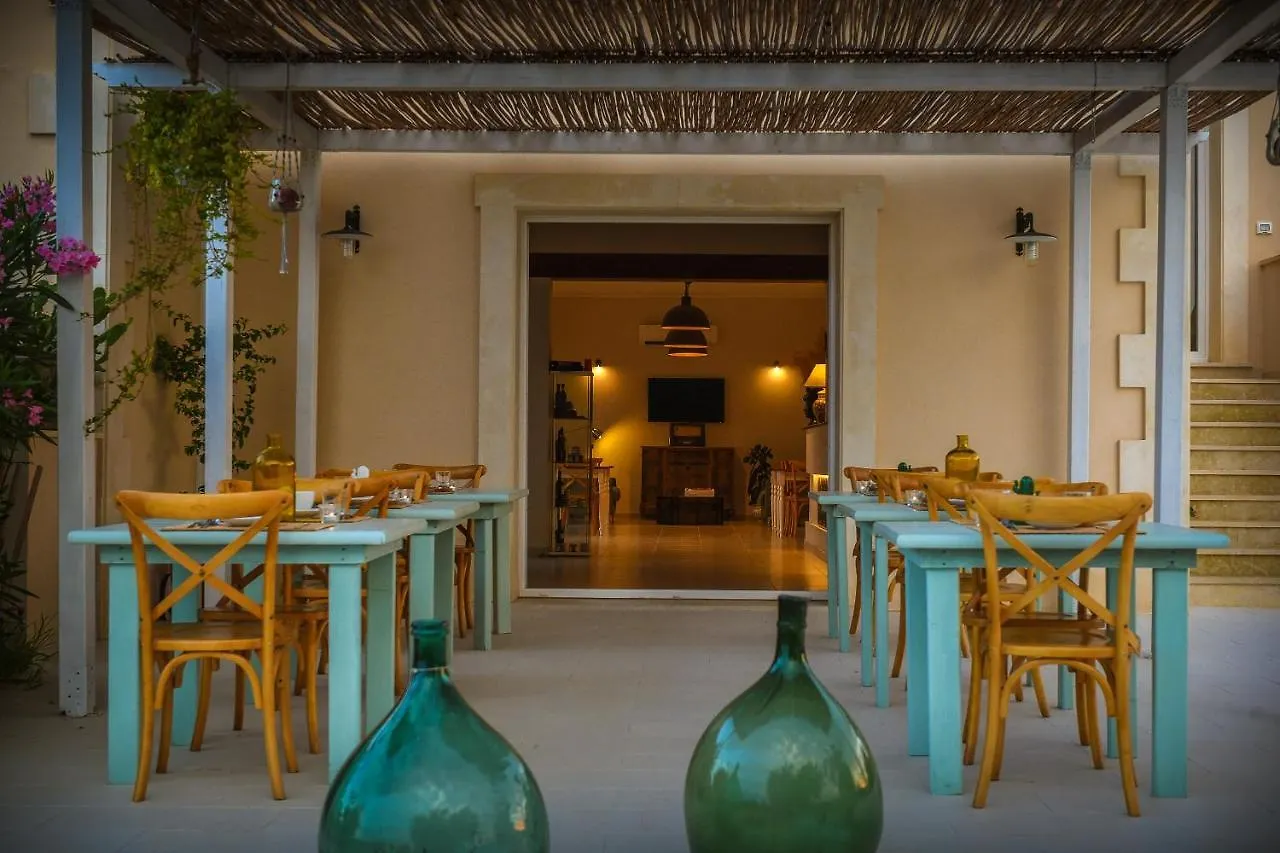 ***  Baglio Genovesi Bed & Breakfast Noto Italy