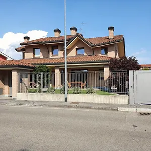 https://bb-casa-sara.it-lombardy.com